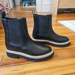 Boden Women's Leather Chelsea Boot- Size 7 or 38.